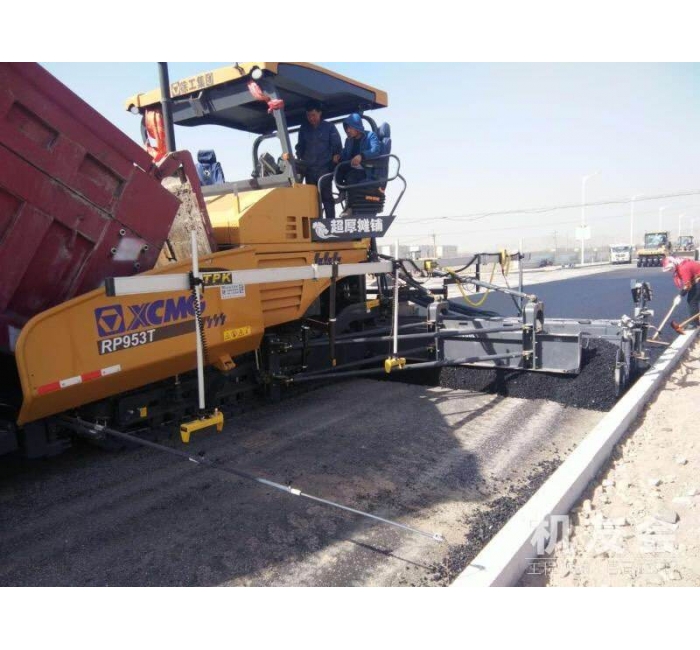 濟南瀝青攤鋪機租賃，濟南出租瀝青路面攤鋪機6臺