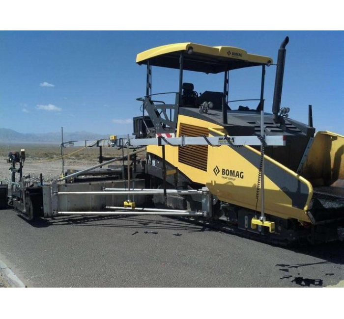 寶馬格攤鋪機(jī)租賃，寶馬攤鋪機(jī)租賃